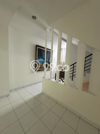 Ruko bagus disewakan di Intercon Jakarta Barat dengan LB 600m2 harga sewa terbaik Ruko bagus disewakan di Intercon Jakarta Barat dengan LB 600m2 harga sewa terbaik