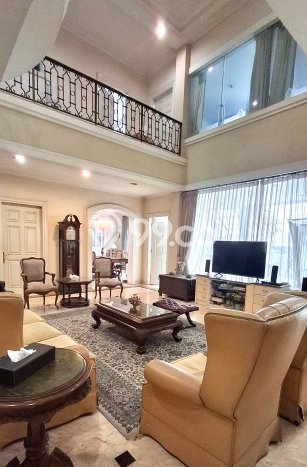 Rumah Elit Modern Tanpa Renovasi di Pakubuwono Jakarta Selatan Rumah Elit Modern Tanpa Renovasi di Pakubuwono Jakarta Selatan