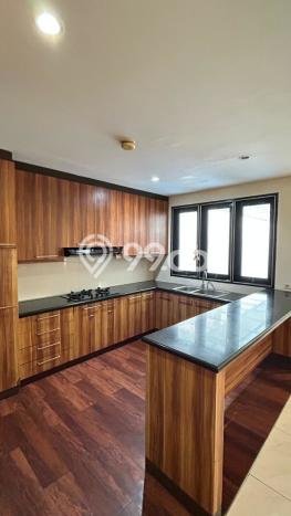 Disewakan Rumah Strategis LT 360m2 / LB 600m2 di Senopati, Jakarta Selatan Disewakan Rumah Strategis LT 360m2 / LB 600m2 di Senopati, Jakarta Selatan