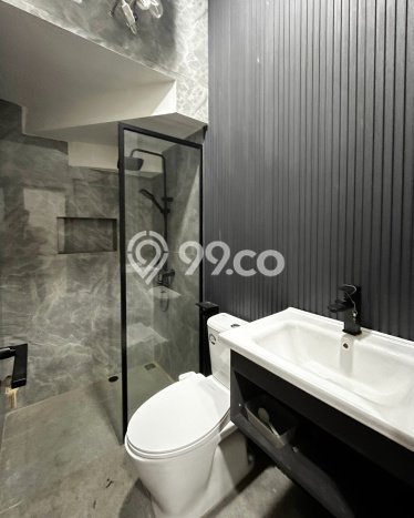 Ready to Use! Luxury House LT 120m2 Desain Elegan di Pondok Indah Ready to Use! Luxury House LT 120m2 Desain Elegan di Pondok Indah