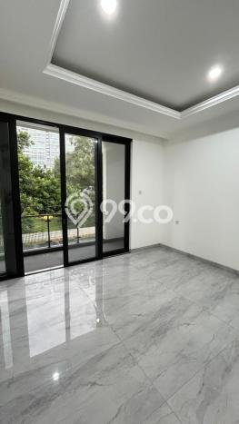 Sewa Rumah Strategis LT 285m2 / LB 350m2 di Kemang, Jakarta Selatan Sewa Rumah Strategis LT 285m2 / LB 350m2 di Kemang, Jakarta Selatan