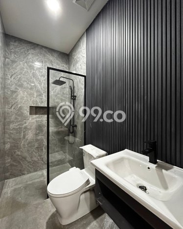 Ready to Use! Luxury House LT 120m2 Desain Elegan di Pondok Indah Ready to Use! Luxury House LT 120m2 Desain Elegan di Pondok Indah