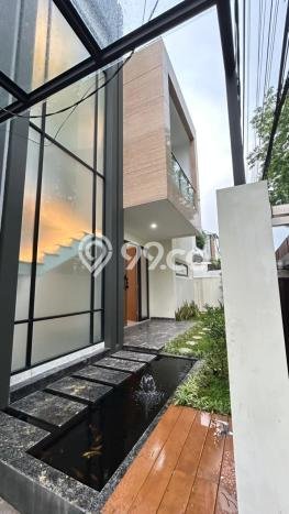 Sewa Rumah Strategis LT 285m2 / LB 350m2 di Kemang, Jakarta Selatan Sewa Rumah Strategis LT 285m2 / LB 350m2 di Kemang, Jakarta Selatan