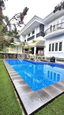 Rumah Elit Modern Tanpa Renovasi di Pakubuwono Jakarta Selatan Rumah Elit Modern Tanpa Renovasi di Pakubuwono Jakarta Selatan