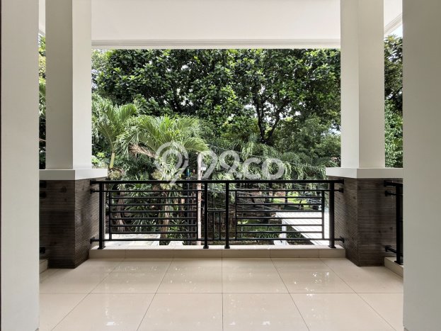 Hunian Kondisi Baik Disewakan di Senopati, Jakarta Selatan LT 490m2, LB 400m2 Hunian Kondisi Baik Disewakan di Senopati, Jakarta Selatan LT 490m2, LB 400m2