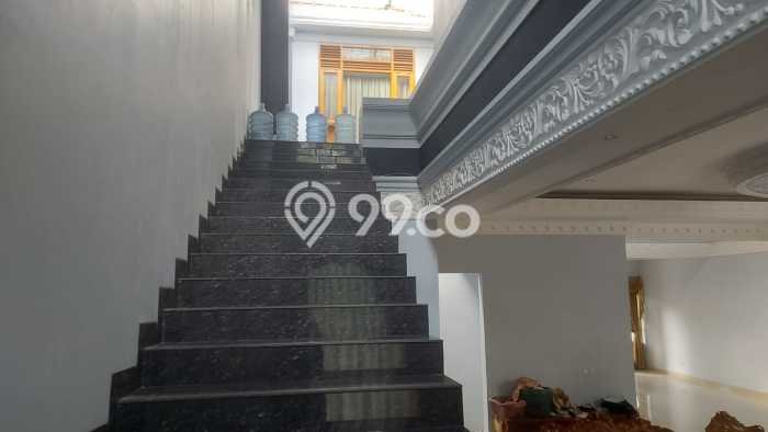 Rumah di Sukasari, Bandung, LT 687m2m² Bangunan 800m2m² Rumah di Sukasari, Bandung, LT 687m2m² Bangunan 800m2m²