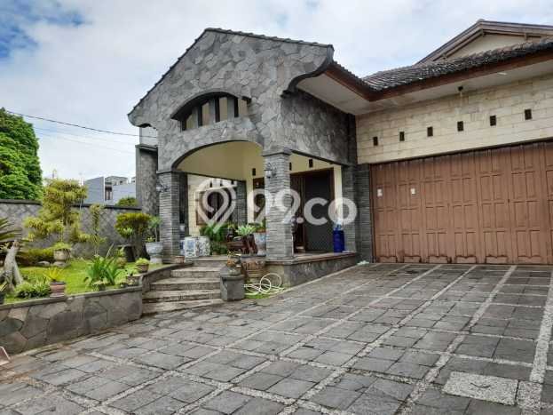 Rumah Luxury Modern Tanpa Renovasi di Sukahaji Bandung Rumah Luxury Modern Tanpa Renovasi di Sukahaji Bandung
