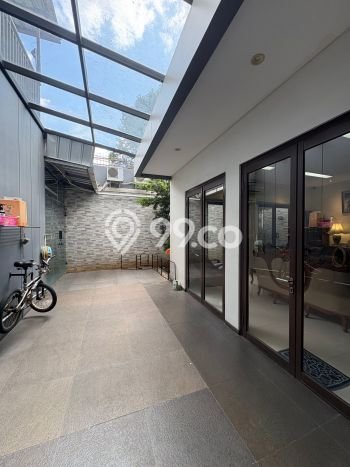 Ready to Use! Premium House LT 300m2 Desain Elegan di Alam Sutera Ready to Use! Premium House LT 300m2 Desain Elegan di Alam Sutera