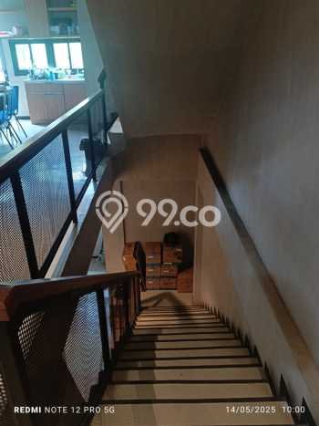 Kantor Dijual Lokasi Emas di Dukuh Pakis Luas 380m2 Kantor Dijual Lokasi Emas di Dukuh Pakis Luas 380m2