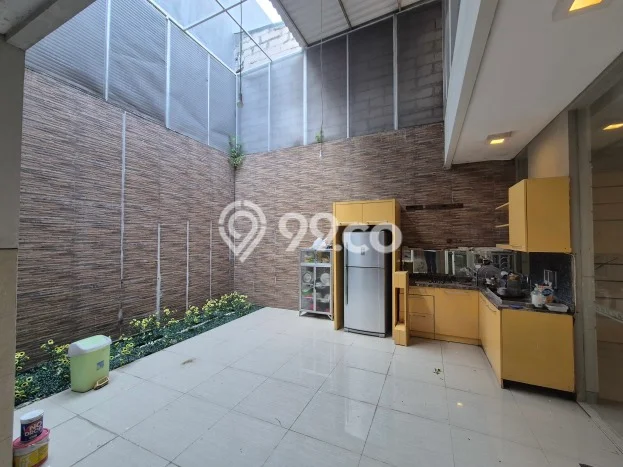 For Sale! Premium House LT 144m2 Desain Modern di Pakuwon City For Sale! Premium House LT 144m2 Desain Modern di Pakuwon City
