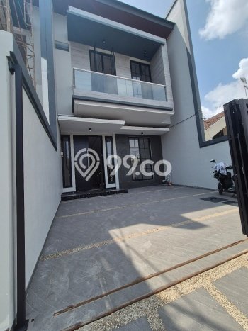 Ready to Use! Luxury House LT 120m2 Desain Modern di Manyar Ready to Use! Luxury House LT 120m2 Desain Modern di Manyar