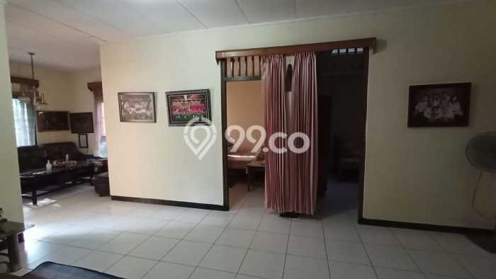 For Sale Rumah 4 Kamar Lokasi Strategis Nyaman dan Strategis di Antapani For Sale Rumah 4 Kamar Lokasi Strategis Nyaman dan Strategis di Antapani