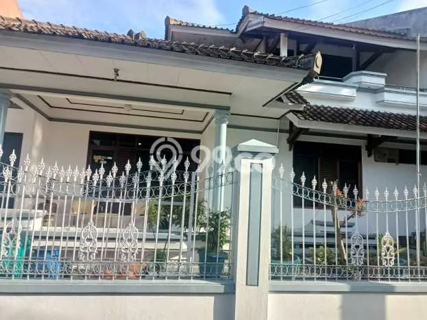INVESTASI CERDAS! Rumah Exclusive Batununggal, Bandung, LT 209m2m² Luas Bangunan 166m2m² INVESTASI CERDAS! Rumah Exclusive Batununggal, Bandung, LT 209m2m² Luas Bangunan 166m2m²