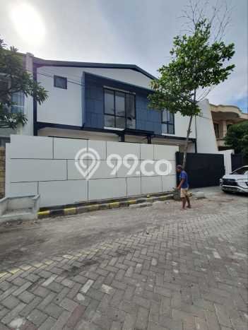 For Sale! Luxury House LT 253m2 Desain Elegan di Sutorejo For Sale! Luxury House LT 253m2 Desain Elegan di Sutorejo