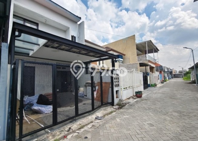 Rumah Modern Cantik 3 Kamar Bisa Langsung Pindah di Rungkut Rumah Modern Cantik 3 Kamar Bisa Langsung Pindah di Rungkut