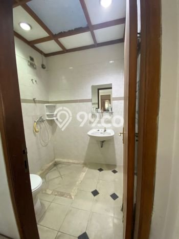 Rumah Eksklusif Dijual LT 180m2 di Wiyung, Surabaya Rumah Eksklusif Dijual LT 180m2 di Wiyung, Surabaya