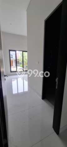 Hot Offer Hunian Mewah Ideal dan Luas di Lakarsantri, Surabaya Hot Offer Hunian Mewah Ideal dan Luas di Lakarsantri, Surabaya