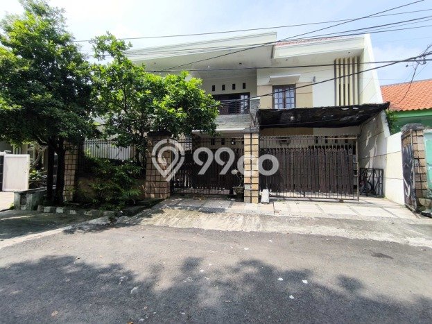 Rumah Elit LB 200m2 Siap Pakai Desain Elegan di Medokan Ayu, Surabaya Rumah Elit LB 200m2 Siap Pakai Desain Elegan di Medokan Ayu, Surabaya