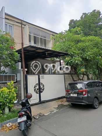 Siap Huni Rumah Mewah 3 Kamar di Bulak Dekat ke Mana Pun Siap Huni Rumah Mewah 3 Kamar di Bulak Dekat ke Mana Pun