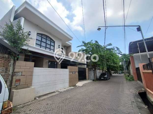 Dijual Rumah Premium dengan Fasilitas Sekitar Komplit di Tambaksari, Surabaya Dijual Rumah Premium dengan Fasilitas Sekitar Komplit di Tambaksari, Surabaya