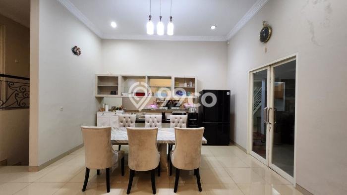 Rumah Mewah Dijual LT 275m2 di Sambikerep, Surabaya Rumah Mewah Dijual LT 275m2 di Sambikerep, Surabaya