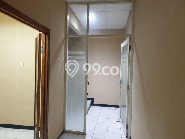 Rumah Mewah LB 225m2 Siap Huni Desain Elegan di Sidoarjo, Surabaya Rumah Mewah LB 225m2 Siap Huni Desain Elegan di Sidoarjo, Surabaya