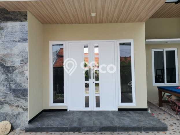 Rumah Mewah Akses Strategis di Surabaya Rumah Mewah Akses Strategis di Surabaya