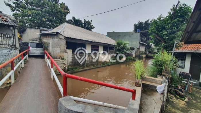Rumah Eksklusif Siap Huni LT 437m2 di Kramat Jati, Jakarta Timur Rumah Eksklusif Siap Huni LT 437m2 di Kramat Jati, Jakarta Timur