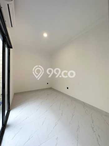 Jual Rumah Luas Megah Dengan View Eksklusif di Mampang, Jakarta Selatan Jual Rumah Luas Megah Dengan View Eksklusif di Mampang, Jakarta Selatan