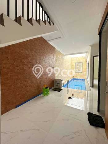 Jual Rumah Luas Megah Dengan View Eksklusif di Mampang, Jakarta Selatan Jual Rumah Luas Megah Dengan View Eksklusif di Mampang, Jakarta Selatan