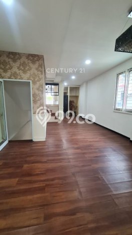 Ruko Dijual di Jakarta Barat LT 99m2 & LB 250m2 Lokasi Terbaik! Ruko Dijual di Jakarta Barat LT 99m2 & LB 250m2 Lokasi Terbaik!