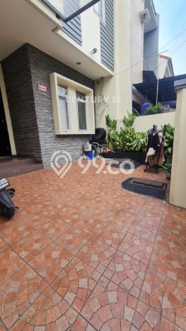 Hunian Mewah LB 295m2 Siap Huni Desain Elegan di Taman Ratu, Jakarta Barat Hunian Mewah LB 295m2 Siap Huni Desain Elegan di Taman Ratu, Jakarta Barat