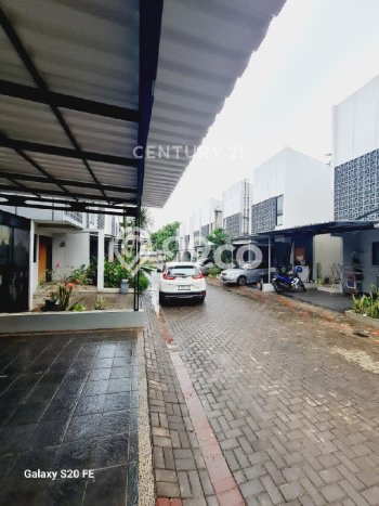 Rumah Modern Cantik 2 KT Bisa Langsung Pindah di Ciputat Rumah Modern Cantik 2 KT Bisa Langsung Pindah di Ciputat