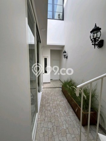 Jual Segera Rumah 5 KT 3 KM di , Surabaya Jual Segera Rumah 5 KT 3 KM di , Surabaya