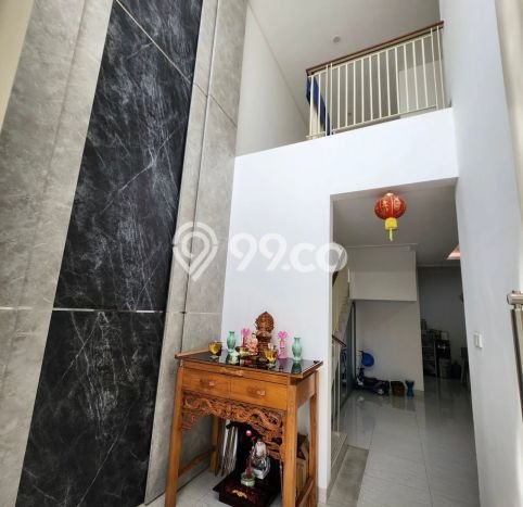 Hunian Elit LB 212m2 Siap Huni Desain Elegan di Margomulyo, Surabaya Hunian Elit LB 212m2 Siap Huni Desain Elegan di Margomulyo, Surabaya
