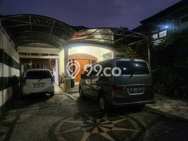 Siap Huni Hunian Elit 8 Kamar di Jagakarsa Dekat ke Mana Pun Siap Huni Hunian Elit 8 Kamar di Jagakarsa Dekat ke Mana Pun