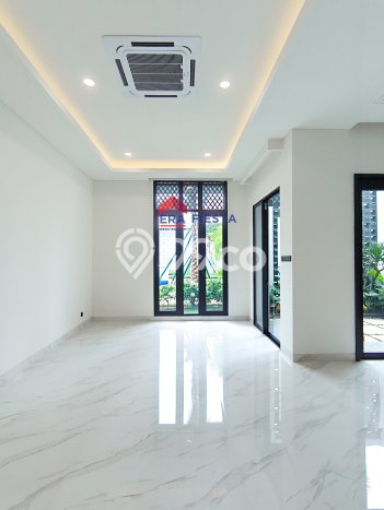 Hunian Elit LB 181m2 Siap Huni Desain Elegan di Gading Serpong, Tangerang Hunian Elit LB 181m2 Siap Huni Desain Elegan di Gading Serpong, Tangerang