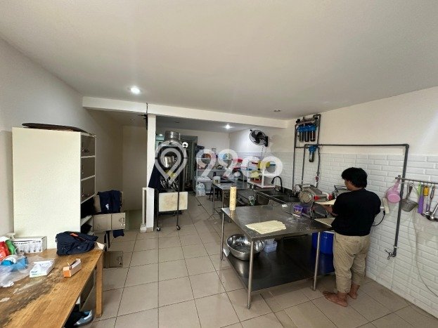 Ruko di Gading Serpong, Luas 130m², Kawasan Komersial Ruko di Gading Serpong, Luas 130m², Kawasan Komersial