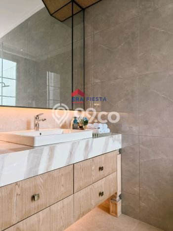 Rumah Luxury Best Area di Tangerang, Banten Rumah Luxury Best Area di Tangerang, Banten