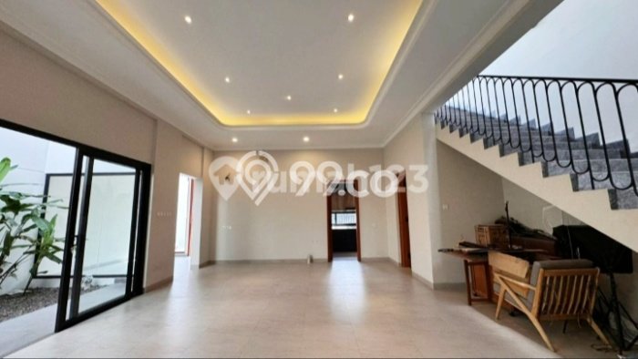 Ready to Use! Premium House LT 200m2 Desain Modern di Muara Karang Ready to Use! Premium House LT 200m2 Desain Modern di Muara Karang