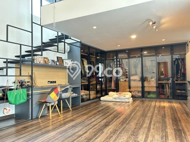 For Sale! Premium House LT 220m2 Desain Elegan di Pluit For Sale! Premium House LT 220m2 Desain Elegan di Pluit