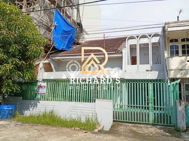 Rumah Mewah LB 225m2 Siap Pakai Desain Elegan di Muara Karang, Jakarta Utara Rumah Mewah LB 225m2 Siap Pakai Desain Elegan di Muara Karang, Jakarta Utara