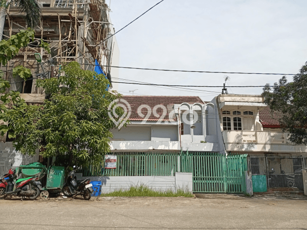 Rumah Mewah LB 225m2 Siap Pakai Desain Elegan di Muara Karang, Jakarta Utara Rumah Mewah LB 225m2 Siap Pakai Desain Elegan di Muara Karang, Jakarta Utara