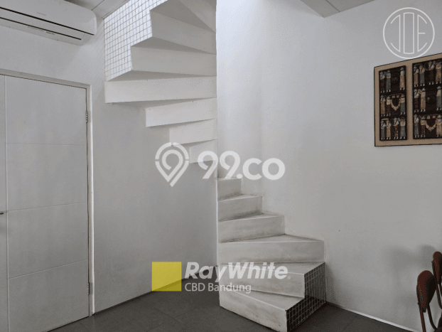 For Sale Rumah 2 Kamar Lokasi Ideal Nyaman dan Strategis di Pakal For Sale Rumah 2 Kamar Lokasi Ideal Nyaman dan Strategis di Pakal