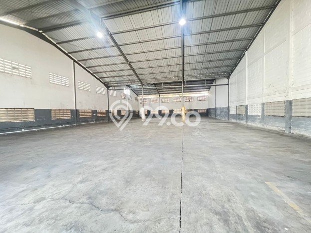 Unit Gudang Disewakan di Sidoarjo di Area Ramai & Strategis Unit Gudang Disewakan di Sidoarjo di Area Ramai & Strategis