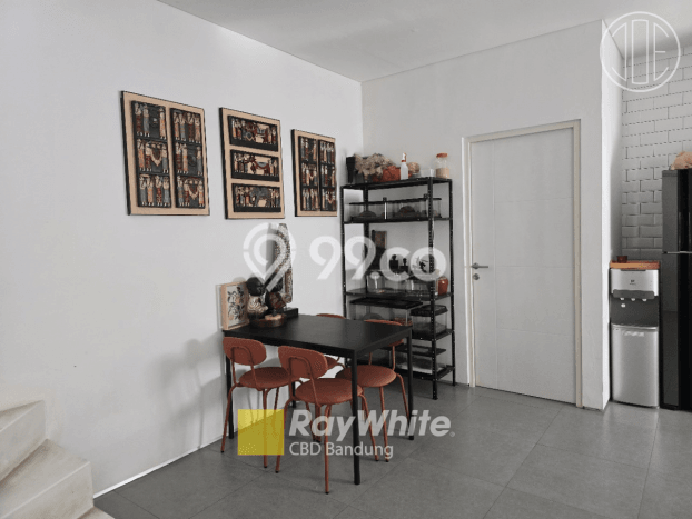 For Sale Rumah 2 Kamar Lokasi Ideal Nyaman dan Strategis di Pakal For Sale Rumah 2 Kamar Lokasi Ideal Nyaman dan Strategis di Pakal