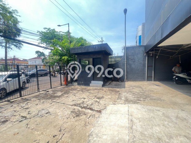 Kantor Dijual di Prime Area Surabaya Luas 800m2 Kantor Dijual di Prime Area Surabaya Luas 800m2