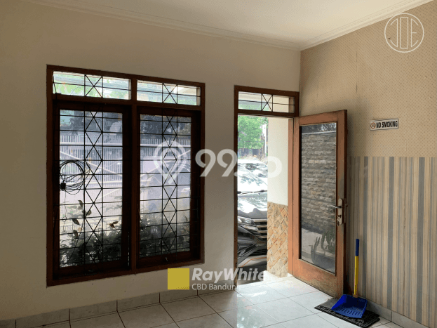 Rumah Elit Modern Tanpa Renovasi di BKR Bandung Rumah Elit Modern Tanpa Renovasi di BKR Bandung