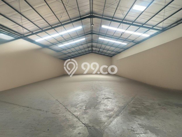 Unit Gudang Dijual di Surabaya LT 12820m2 & LB 8904m2 Unit Gudang Dijual di Surabaya LT 12820m2 & LB 8904m2