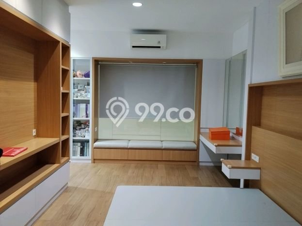 Dijual Rumah Mewah Elegan Dengan View Eksklusif di Green Lake City, Jakarta Barat Dijual Rumah Mewah Elegan Dengan View Eksklusif di Green Lake City, Jakarta Barat